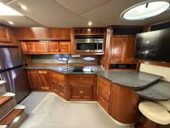 2007 Cruisers Yachts 560 Express photo 6