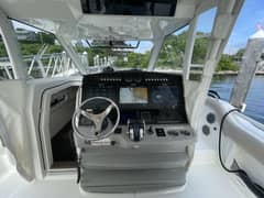 2017 Boston Whaler Outrage photo 4