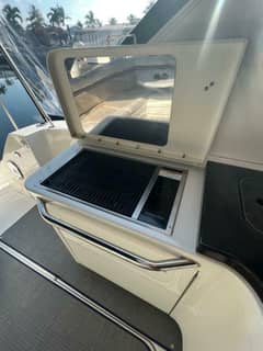 2014 Sea Ray 410 Sundancer photo 5