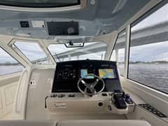 2023 Boston Whaler 380 Realm "103 Hours" photo 7