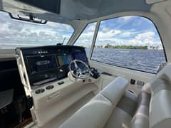 2023 Boston Whaler 380 Realm "103 Hours" photo 5