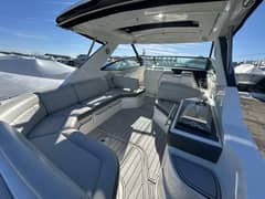 2021 Sea Ray 320 Sundancer photo 1
