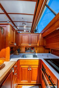 2021 Hinckley Talaria 55 Flybridge MKII "VERA NORTH" photo 7