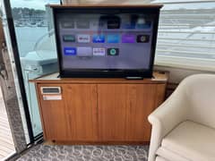 2014 Tiara Yachts 5800 Sovran photo 9