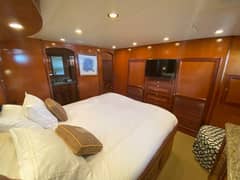 2005 Offshore Yachts "Tempus Fugit II" photo 8