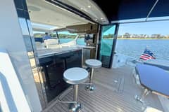 2020 Cruisers Yachts 50 CANTIUS photo 9