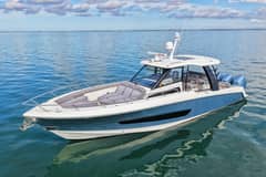 2023 Boston Whaler photo 5