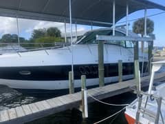2011 Cruisers Yachts 420 Sports Coupe photo 4