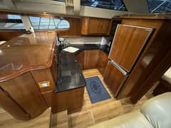 2004 Carver 466 Motor Yacht photo 9