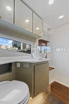 2020 Regal 42 Fly "Wanderlust" photo 7