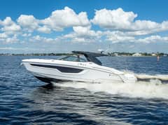 2022 Cruisers Yachts GLS OB "Walking on Water" photo 2