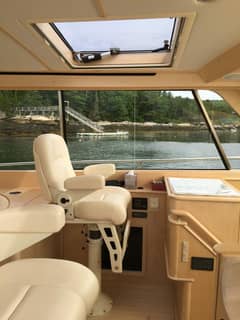 2013 Hinckley Talaria "Zephyr" photo 7