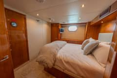 2004 Hatteras Sport Deck "HAVILAH" photo 8
