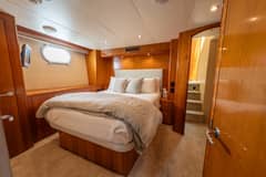 2004 Hatteras Sport Deck "HAVILAH" photo 7