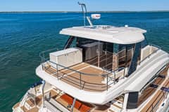 2022 Aquila 54 Yacht photo 5