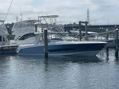 2017 Boston Whaler Outrage photo 1