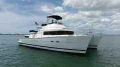 2005 Lagoon Power 43 photo 7