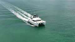 2005 Lagoon Power 43 photo 2