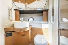 2023 Tiara Yachts 39 Coupe photo 6