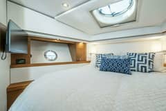 2023 Tiara Yachts 39 Coupe photo 5