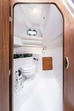 2027 Beneteau Antares 8 photo 7
