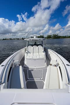 2024 Everglades 455 Center Console photo 3
