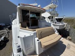 2016 Cruisers Yachts 41 Cantius photo 5