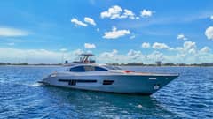 2010 Lazzara Yachts LSX 92 photo 3