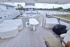 1998 Lazzara Yachts 76 Skylounge Grand Salon "Ohana" photo 7