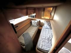 2004 Ferretti Yachts 530 photo 9