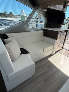 2020 Cruisers Yachts 50 CANTIUS photo 8