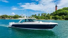 2025 Tiara Yachts 48 LS photo 2