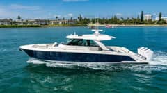 2025 Tiara Yachts 48 LS photo 5
