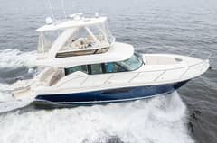 2021 Tiara Yachts 4400 Flybridge photo 4