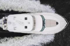 2021 Tiara Yachts 4400 Flybridge photo 9