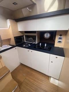 2013 Cranchi M44 HT photo 9