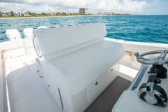 2011 Invincible 42CC photo 4