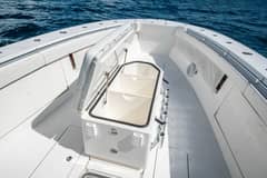 2011 Invincible 42CC photo 8