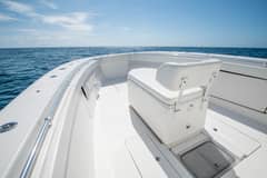 2011 Invincible 42CC photo 7