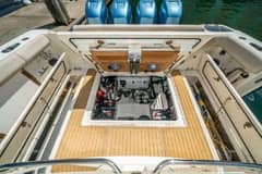 2017 Boston Whaler 42 Outrage photo 8