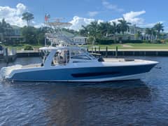 2017 Boston Whaler 420 Outrage photo 3