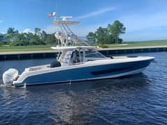 2017 Boston Whaler 420 Outrage photo 4