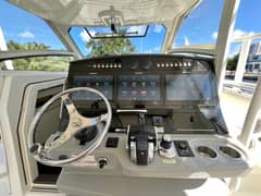 2016 Boston Whaler 420 Outrage photo 9