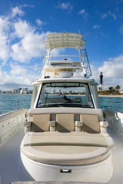 2017 Boston Whaler photo 5
