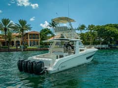 2016 Boston Whaler photo 6
