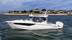 2024 Boston Whaler 405 Conquest photo 1