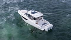 2024 Boston Whaler 405 Conquest photo 9