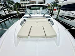 2023 Boston Whaler 405 Conquest photo 6