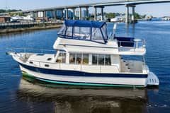 2009 Mainship Expedition 40 "Harmony" photo 4