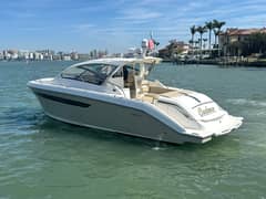 2015 Pursuit 365i Sport Coupe "Cadence" photo 3